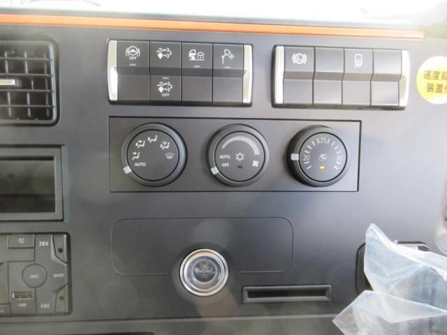 MITSUBISHI FUSOU SUPER GREAT 2025