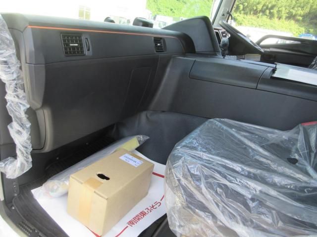 MITSUBISHI FUSOU SUPER GREAT 2025