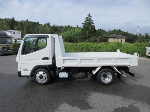MITSUBISHI CANTER 2025