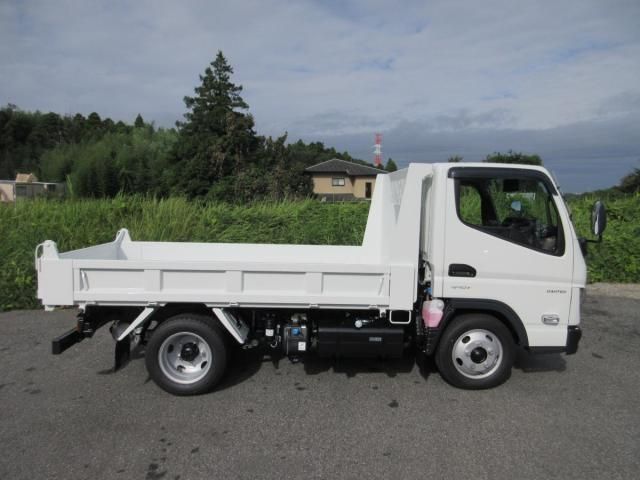 MITSUBISHI CANTER 2025