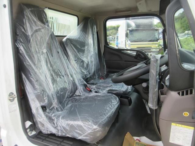 MITSUBISHI CANTER 2025