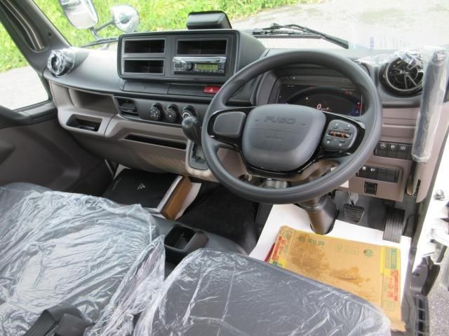 MITSUBISHI CANTER 2025