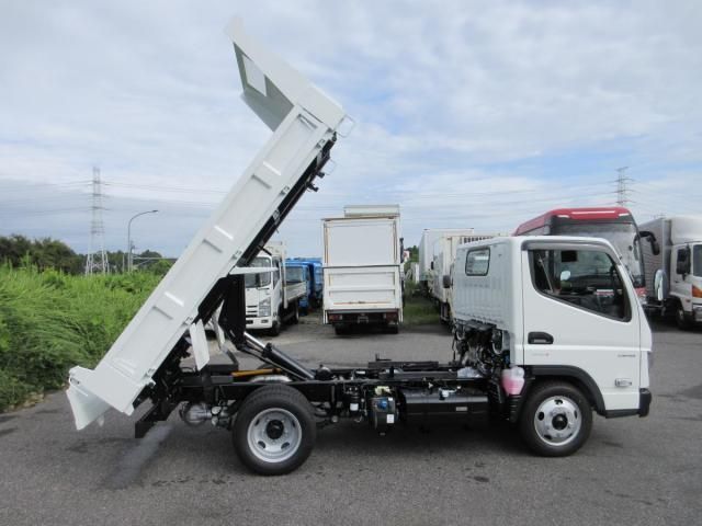 MITSUBISHI CANTER 2025