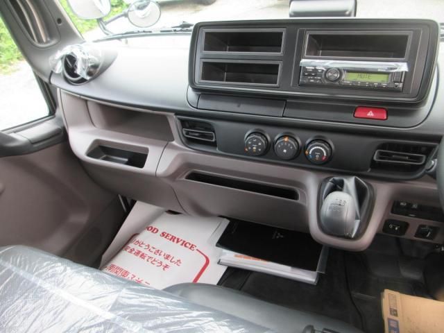 MITSUBISHI CANTER 2025