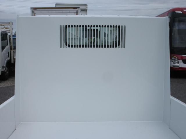 MITSUBISHI CANTER 2025