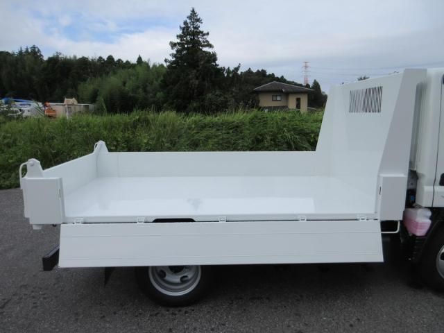 MITSUBISHI CANTER 2025