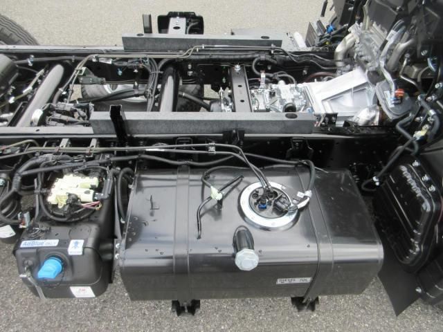 MITSUBISHI CANTER 2025