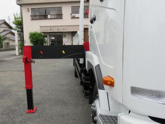 MITSUBISHI FUSOU FIGHTER 2025