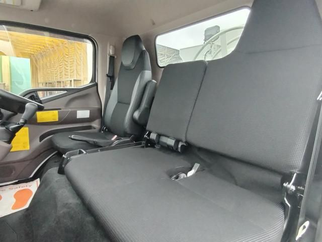 MITSUBISHI CANTER 2024