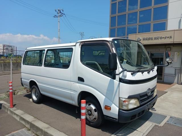 TOYOTA DYNA 2011