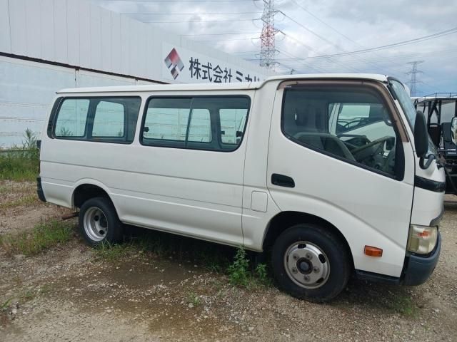 TOYOTA DYNA 2011