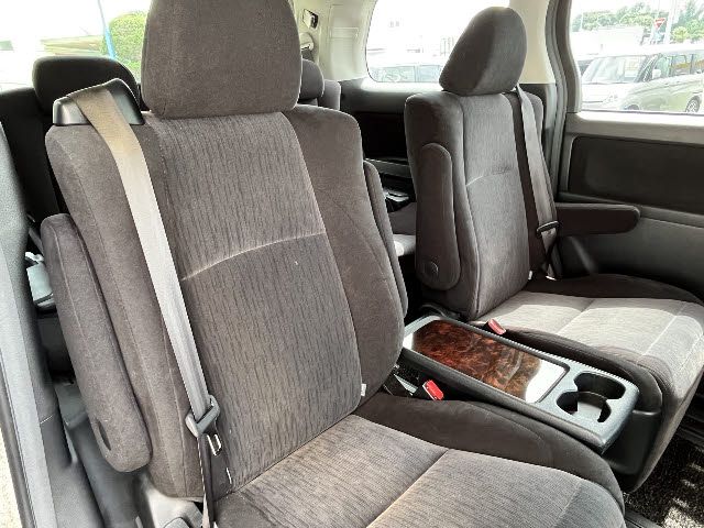 TOYOTA VELLFIRE 2013