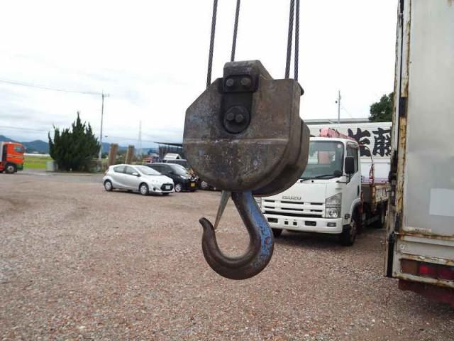 MITSUBISHI FUSOU FIGHTER 2004