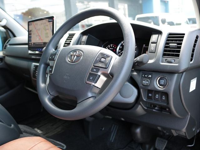 TOYOTA HIACE van 2WD 2025