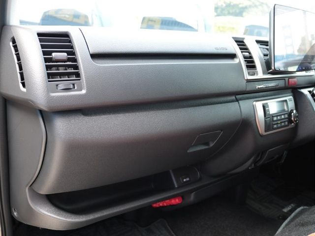 TOYOTA HIACE van 2WD 2025