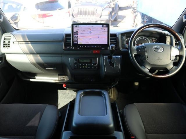 TOYOTA HIACE van 4WD 2019