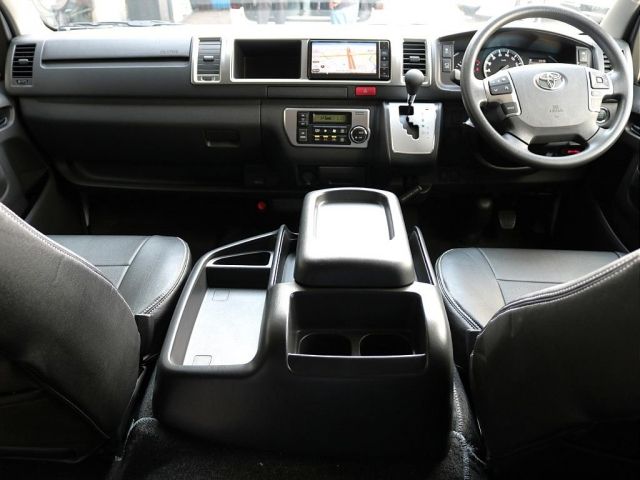 TOYOTA HIACE wagon 2022