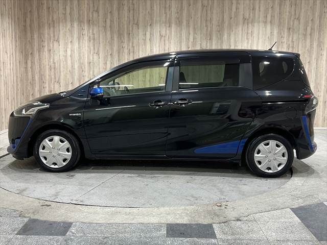 TOYOTA SIENTA HYBRID 2015