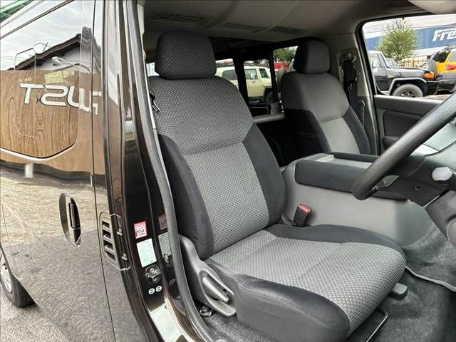 NISSAN NV350 CARAVAN 2012