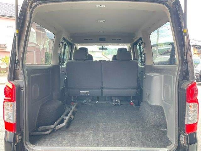 NISSAN NV350 CARAVAN 2012