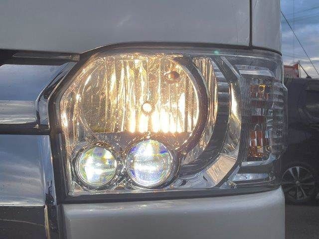 TOYOTA HIACE van 2WD 2018