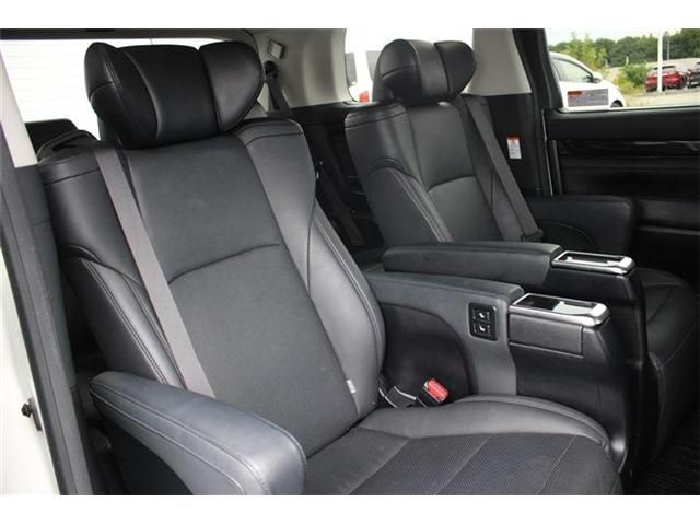 TOYOTA ALPHARD hybrid 4WD 2020