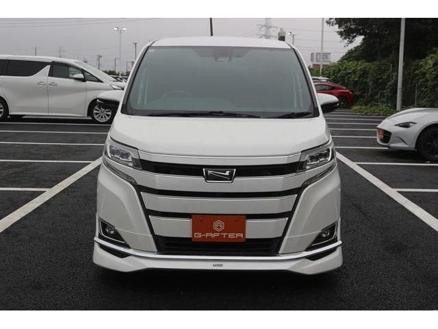 TOYOTA NOAH 2018