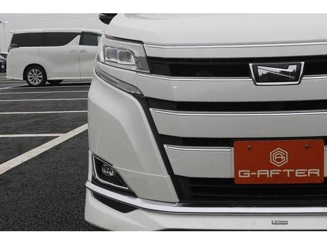 TOYOTA NOAH 2018