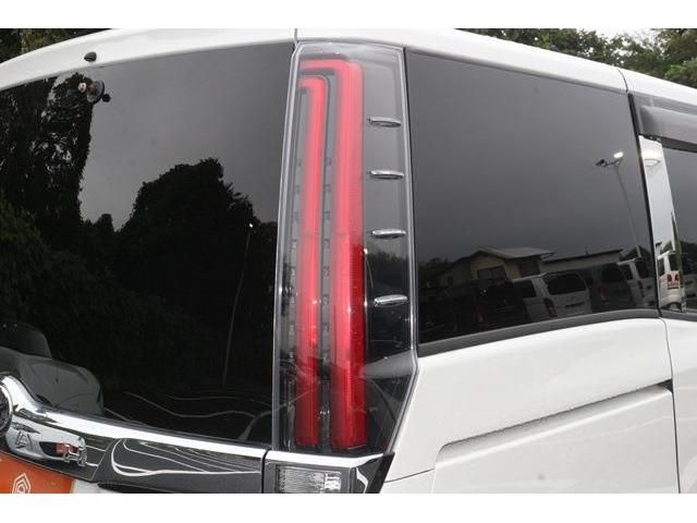 TOYOTA NOAH 2018