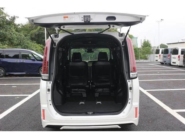 TOYOTA NOAH 2018