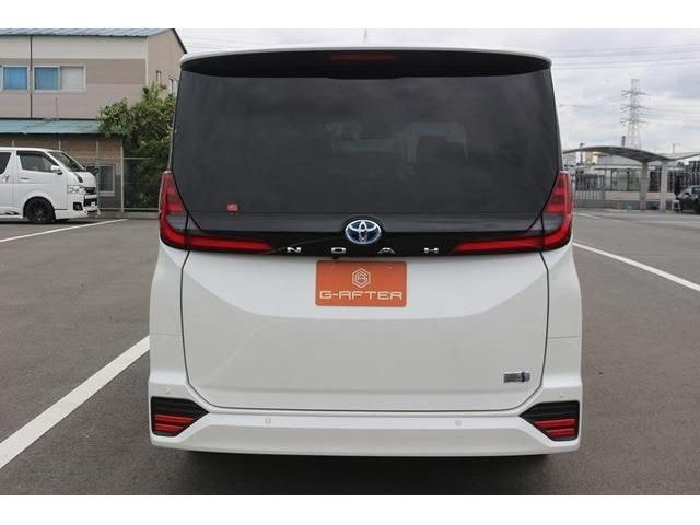TOYOTA NOAH HYBRID 2023