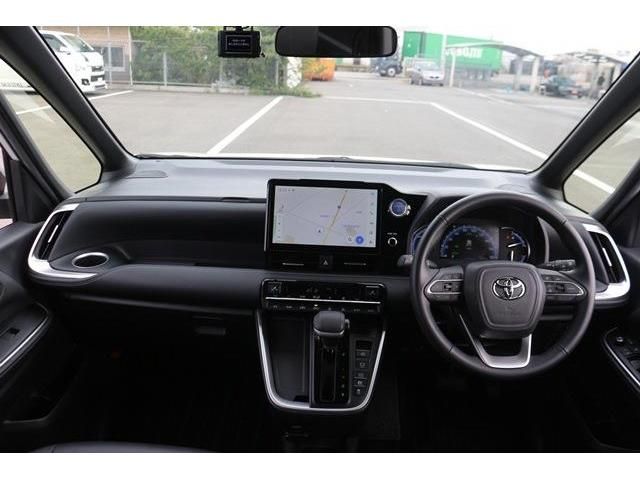 TOYOTA NOAH HYBRID 2023