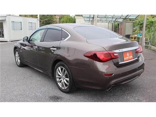 NISSAN FUGA HYBRID 2015