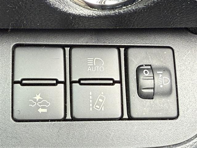 TOYOTA SIENTA HYBRID 2019