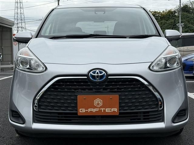 TOYOTA SIENTA HYBRID 2019