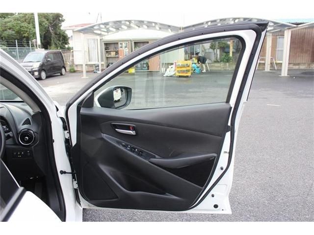 MAZDA DEMIO 4WD 2019