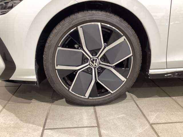 VOLKSWAGEN VOLKSWAGEN GOLF 2025