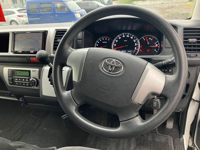 TOYOTA HIACE wagon 4WD 2017