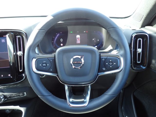 VOLVO VOLVO XC40 2023