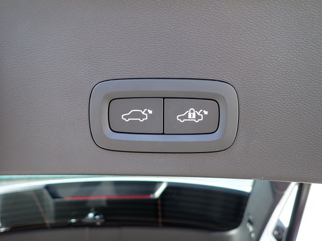 VOLVO VOLVO XC40 2023