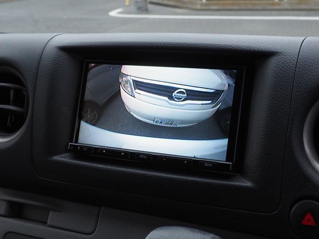 NISSAN NV350 CARAVAN 2015