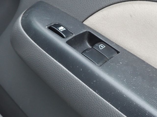 NISSAN NV350 CARAVAN 2015