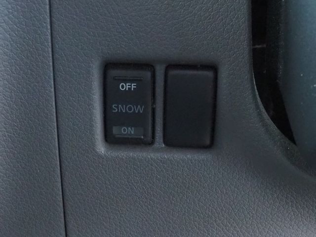 NISSAN NV350 CARAVAN 2015