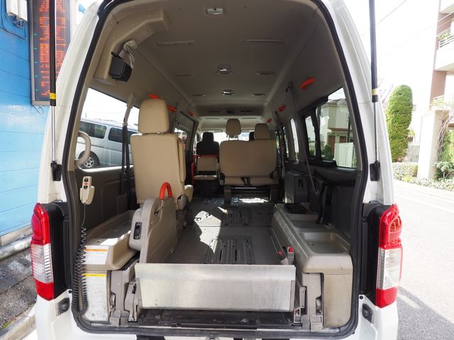 NISSAN NV350 CARAVAN 2015