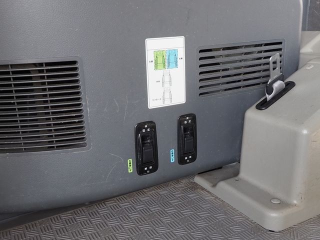 NISSAN NV350 CARAVAN 2015