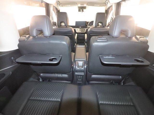 NISSAN SERENA  WG 2023