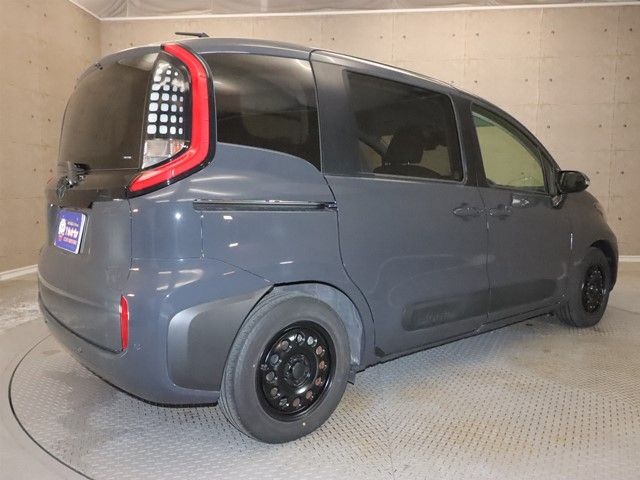 TOYOTA SIENTA HYBRID 2024