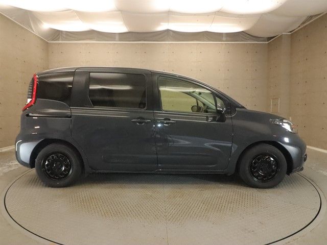 TOYOTA SIENTA HYBRID 2024