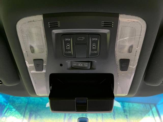 TOYOTA VELLFIRE 2017