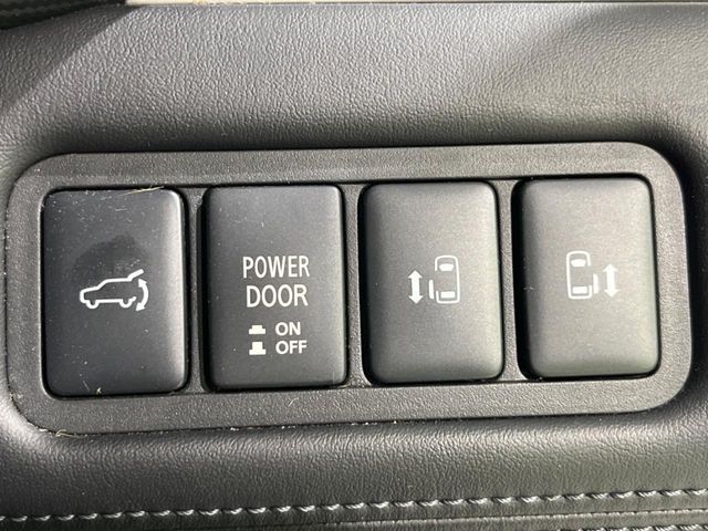 MITSUBISHI DELICA D:5 4WD 2023